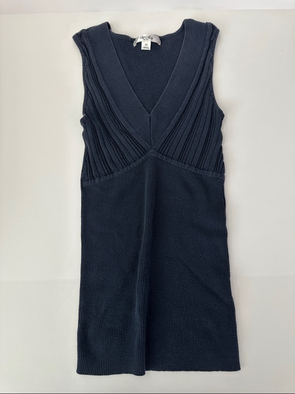 Old Navy Ribbed V‑Neck Sleeveless Knit Sweater-Navy-XS